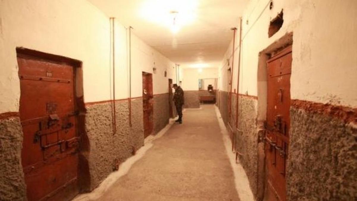 Şi-a UCIS musafirul pentru că refuza să plece acasă!