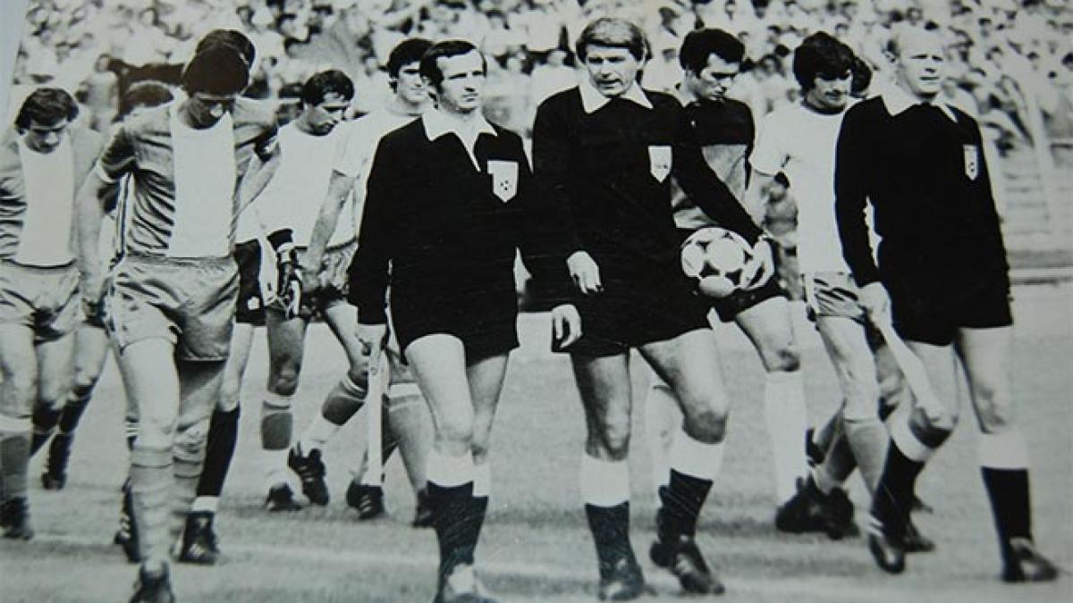 IN MEMORIAM. O imagine inedită cu Nicolae Rainea de la un derby românesc