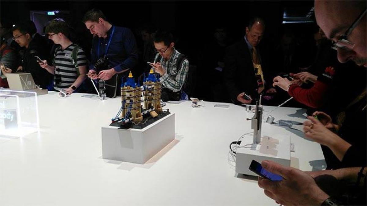 Huawei a lansat la Londra noul P8