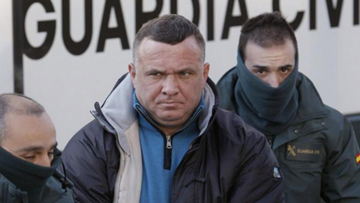 Clămparu a fost adus în țară. Interlopul va executa 20 de ani de închisoare pentru o serie de infracțiuni, printre care și întrerupere de sarcină