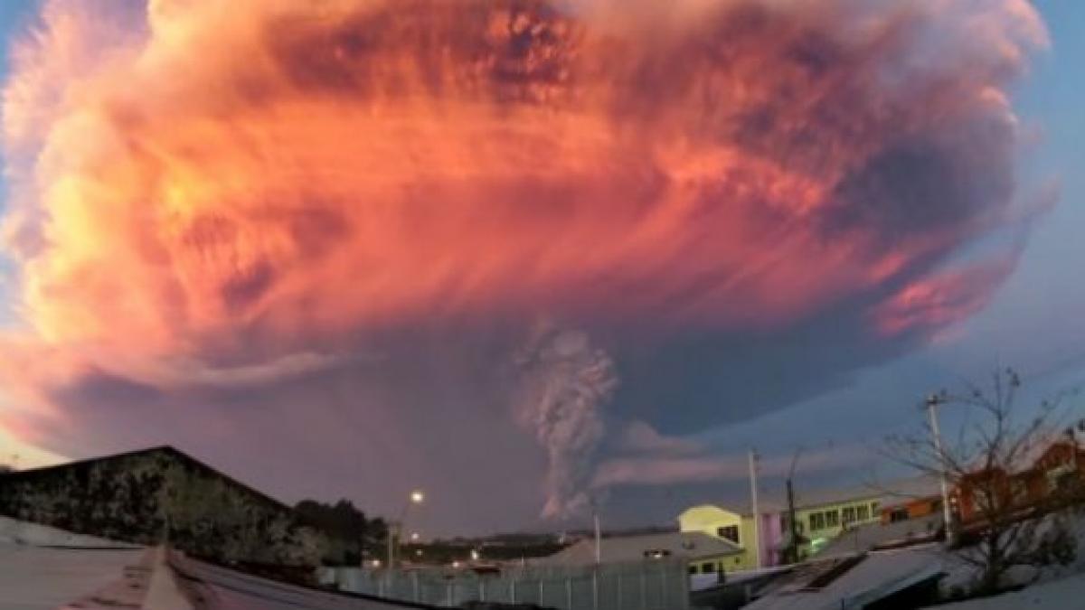 vulcanul calbuco din chile eruptie neasteptata dupa o inactivitate de peste 50 de ani video