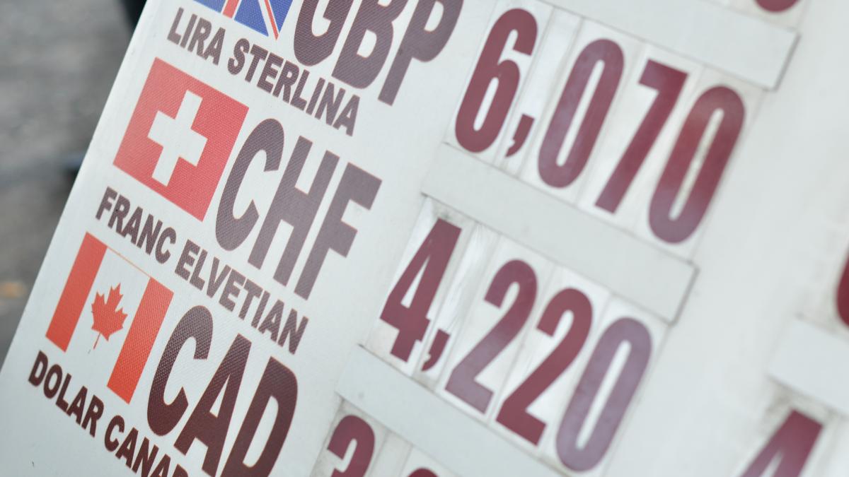 Colac de salvare pentru românii cu credite