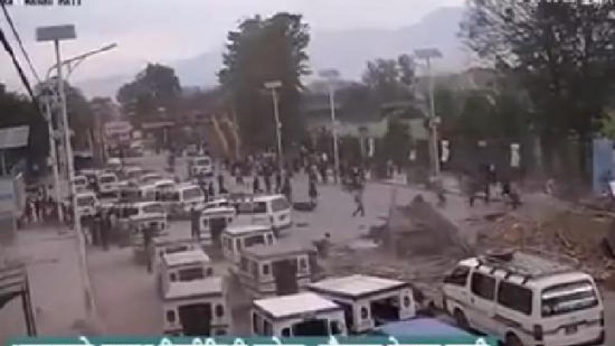 Noi imagini dramatice cu seismul din Nepal! (VIDEO)