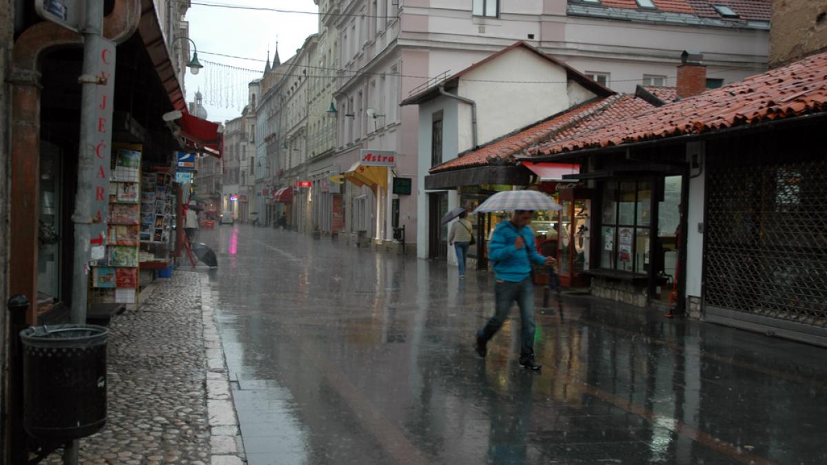 NOWCASTING - COD GALBEN de ploaie în Brăila, Buzău, Neamţ şi Iaşi