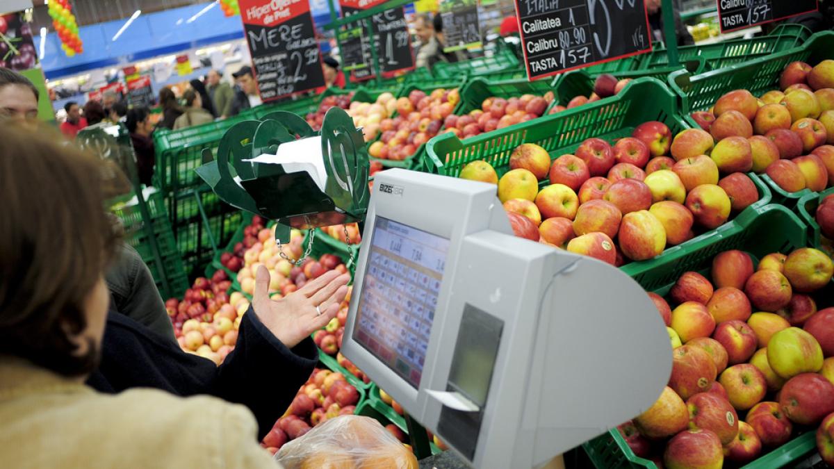 Razie ANPC prin supermarketuri. 160 de magazine amendate