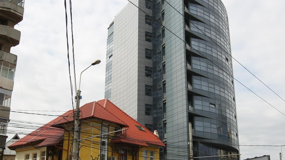 Poşta şi Transelectrica caută manageri privaţi