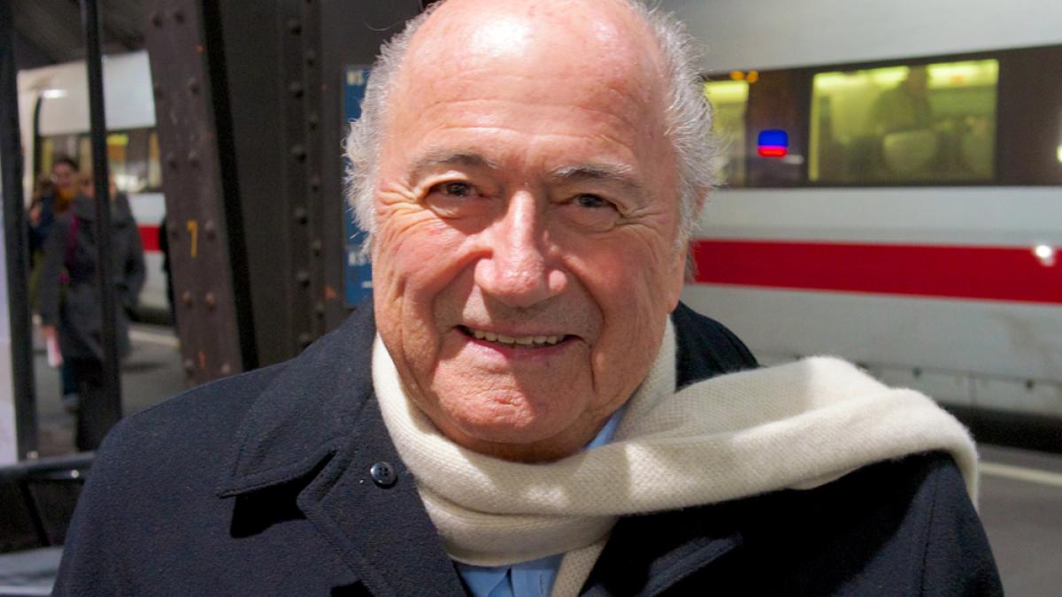 Sepp Blatter NU DEMISIONEAZĂ şi NU SE RETRAGE