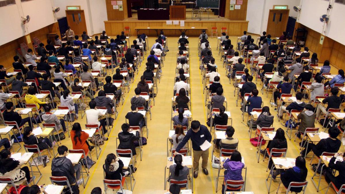 Examene de admitere la facultate supravegheate cu dronele