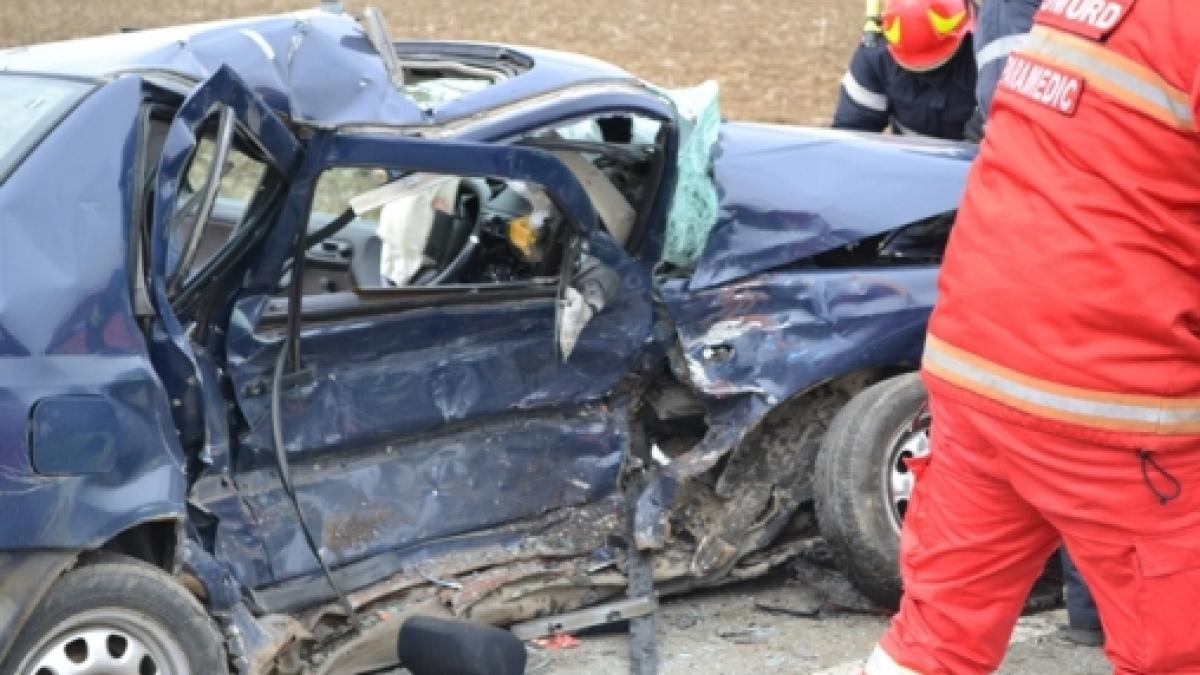 Accident auto pe DN 17! Depășire inconștientă, consecinţe grave