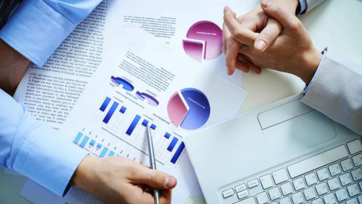 Economia românească, creştere peste aşteptări în 2015