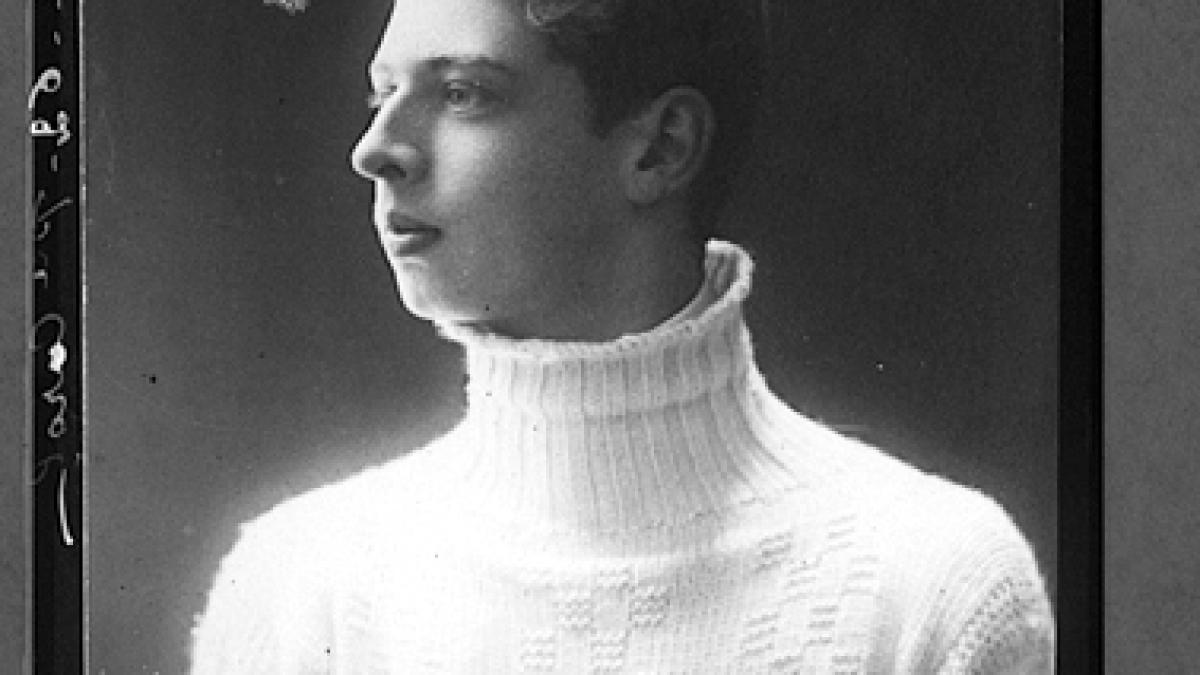 Exclusiv. Regal cu fotografii de la 1900. Tânărul principe Carol al II-lea în ipostaze inedite, lustragii, opincari, bragagii, birjari, sacagii