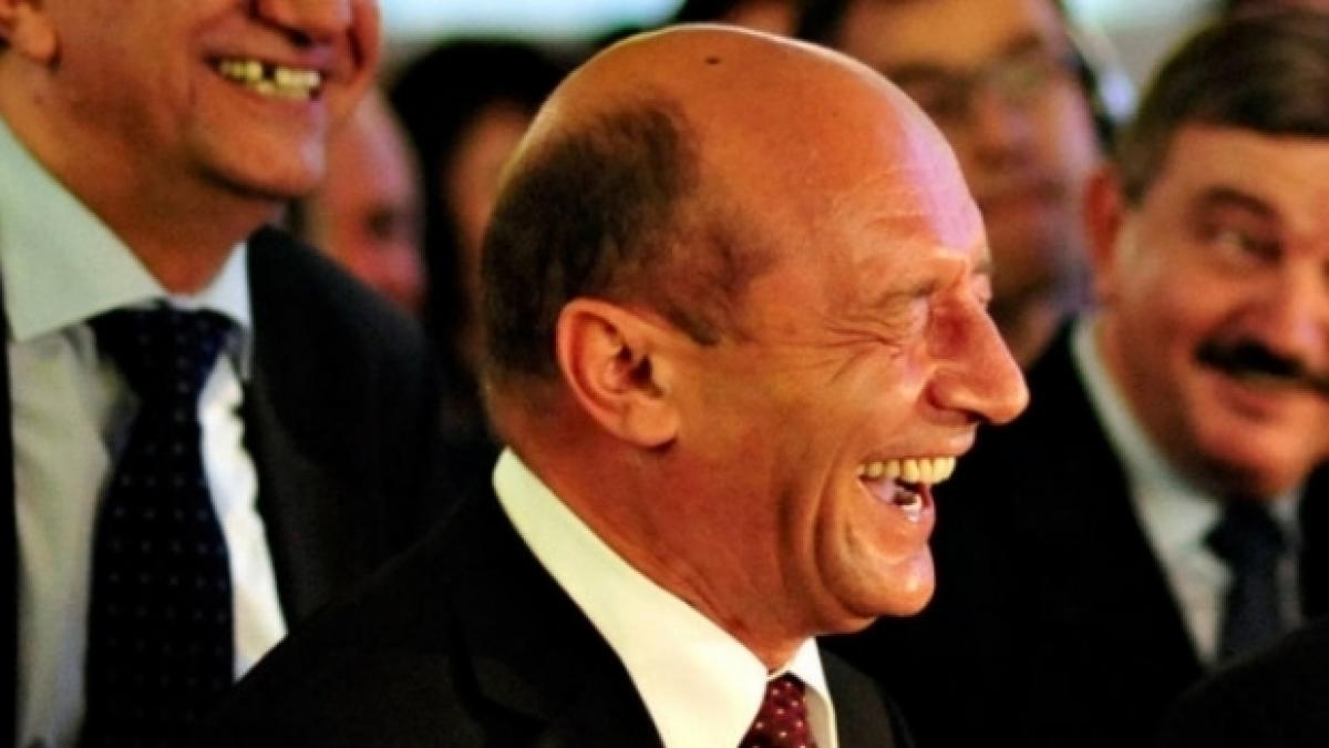 Traian Băsescu RENUNTA la Elena Udrea