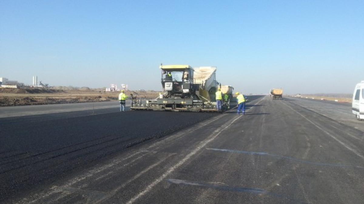 Suceava rămâne încă trei luni fără aeroport