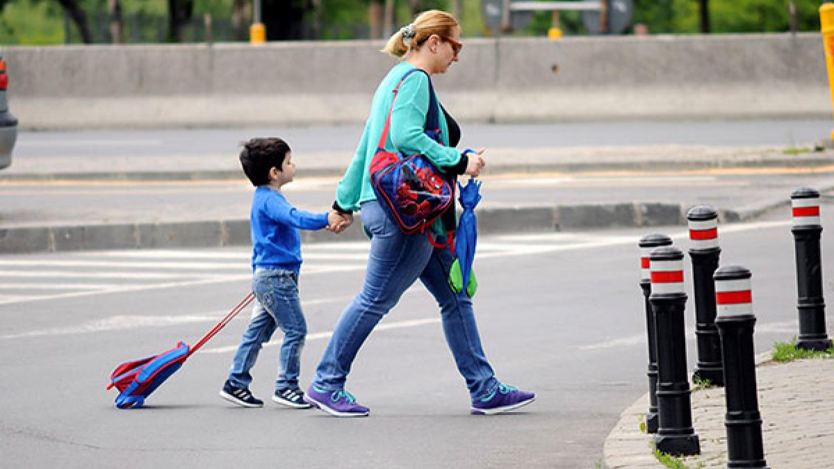 Alocaţia, „decuplată” de venitul familiei 