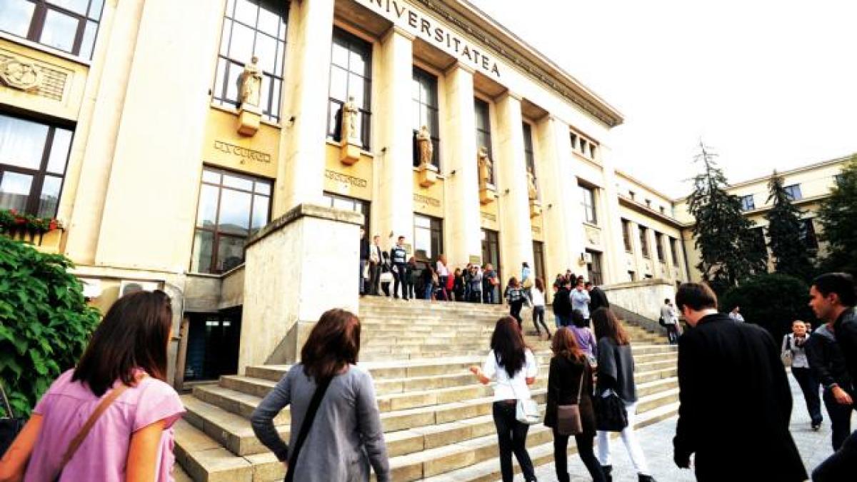 STUDIU: Pe ce criterii își aleg românii facultatea