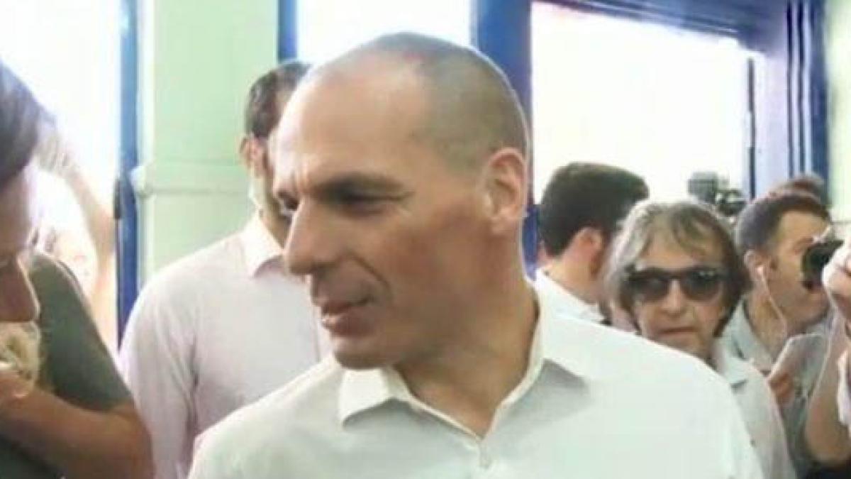 Varoufakis acuză creditorii de ”metode teroriste” dar că "moneda unică şi democraţia sunt compatibile"