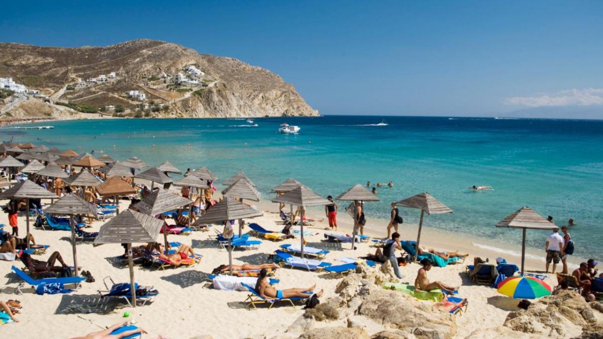 Criza din Grecia nu se simte de pe şezlong