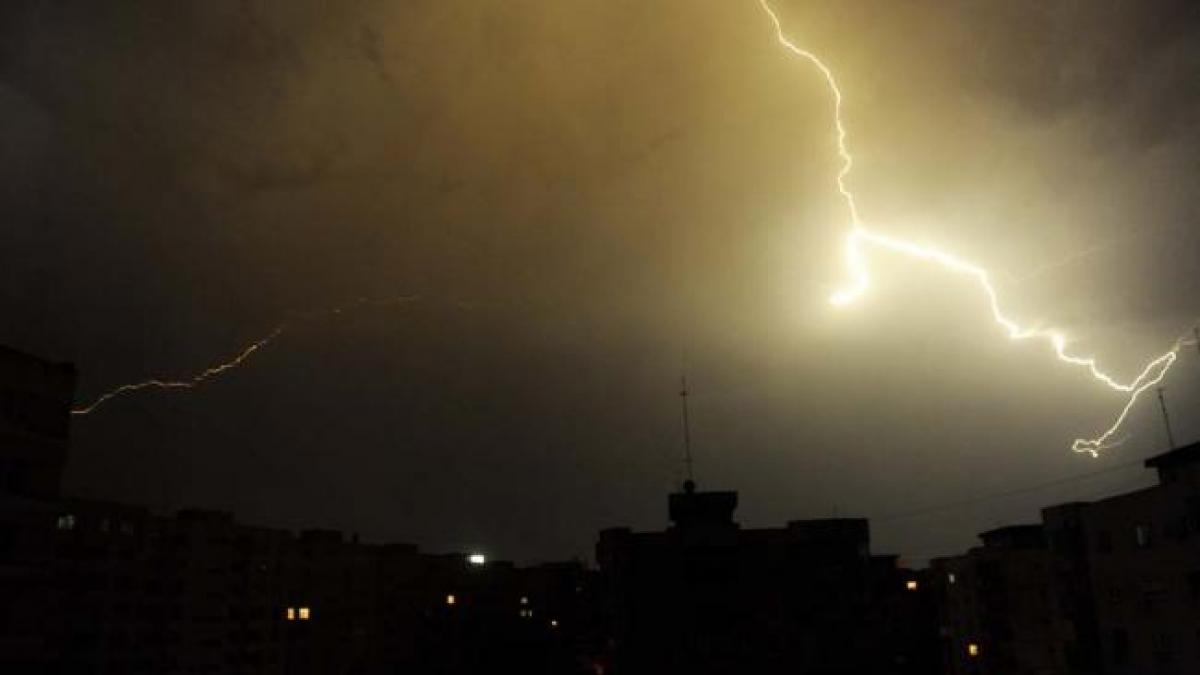 NOWCASTING! Avertizare METEO pentru sudul Bucureştiului şi sudul judeţului Ilfov