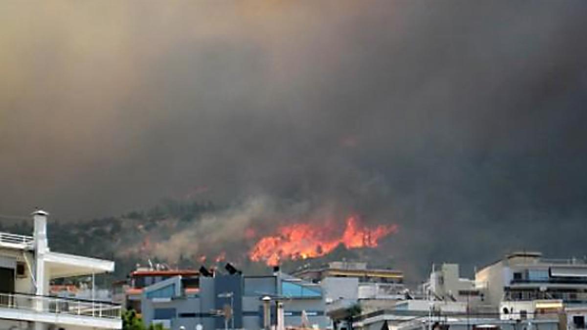 Grecia cere sprijinul Franței și Italiei pentru stingerea incendiului din sudul peninsulei Pelopones