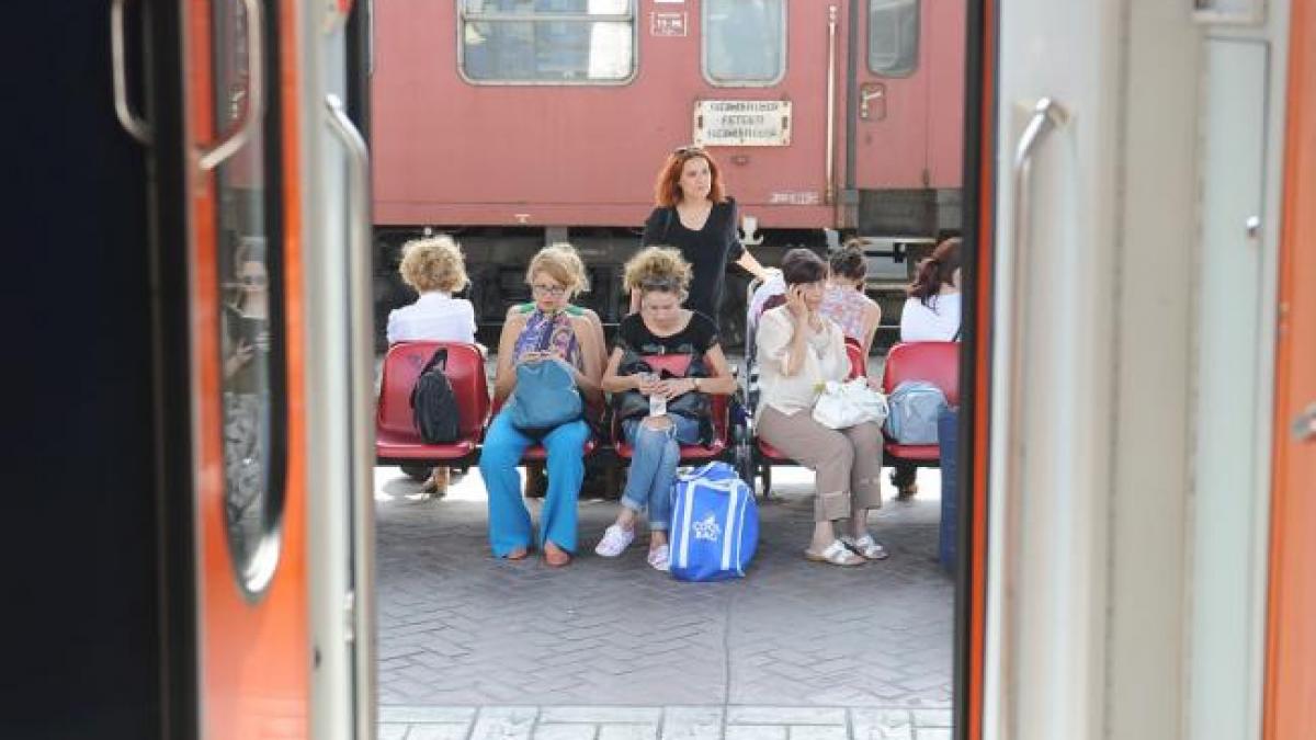 Circulaţie feroviară întreruptă între Braşov şi Sibiu. Patru trenuri circulă pe rute ocolitoare