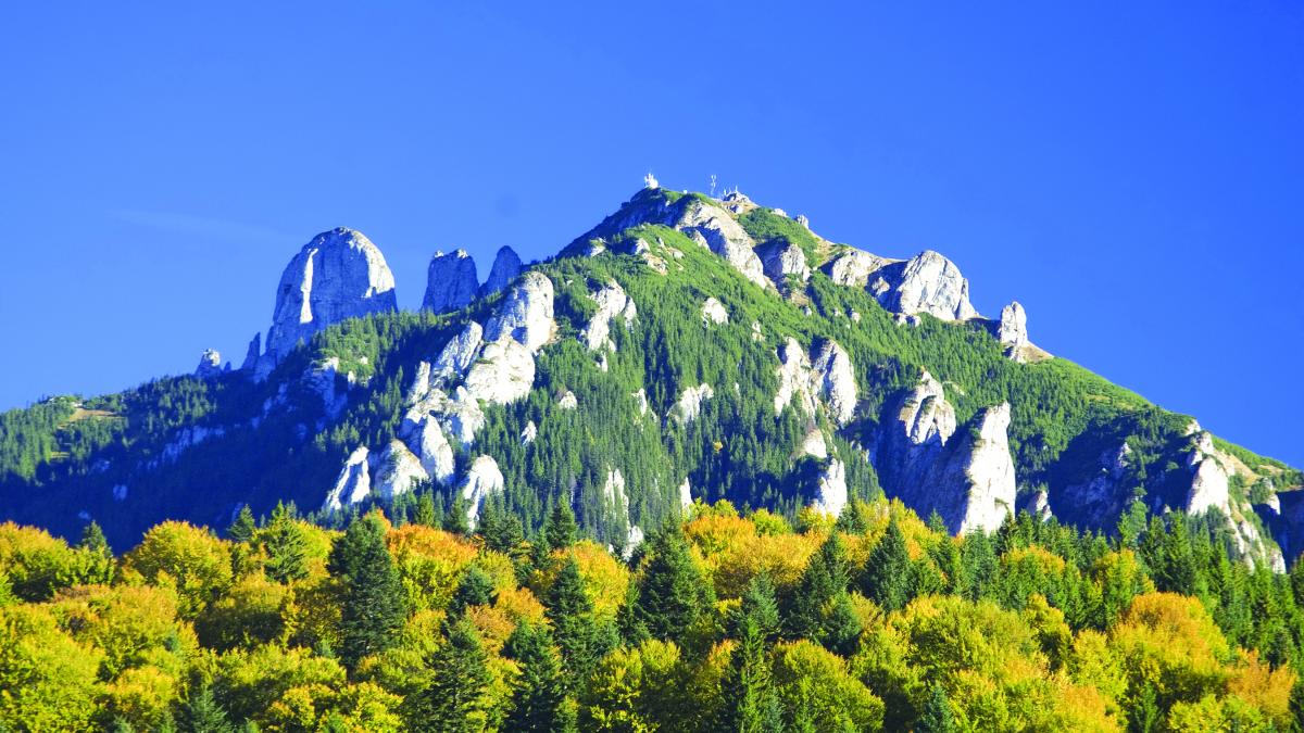 Masivul Ceahlău, oază de relaxare și spiritualitate. Pe potecile Olimpului românesc