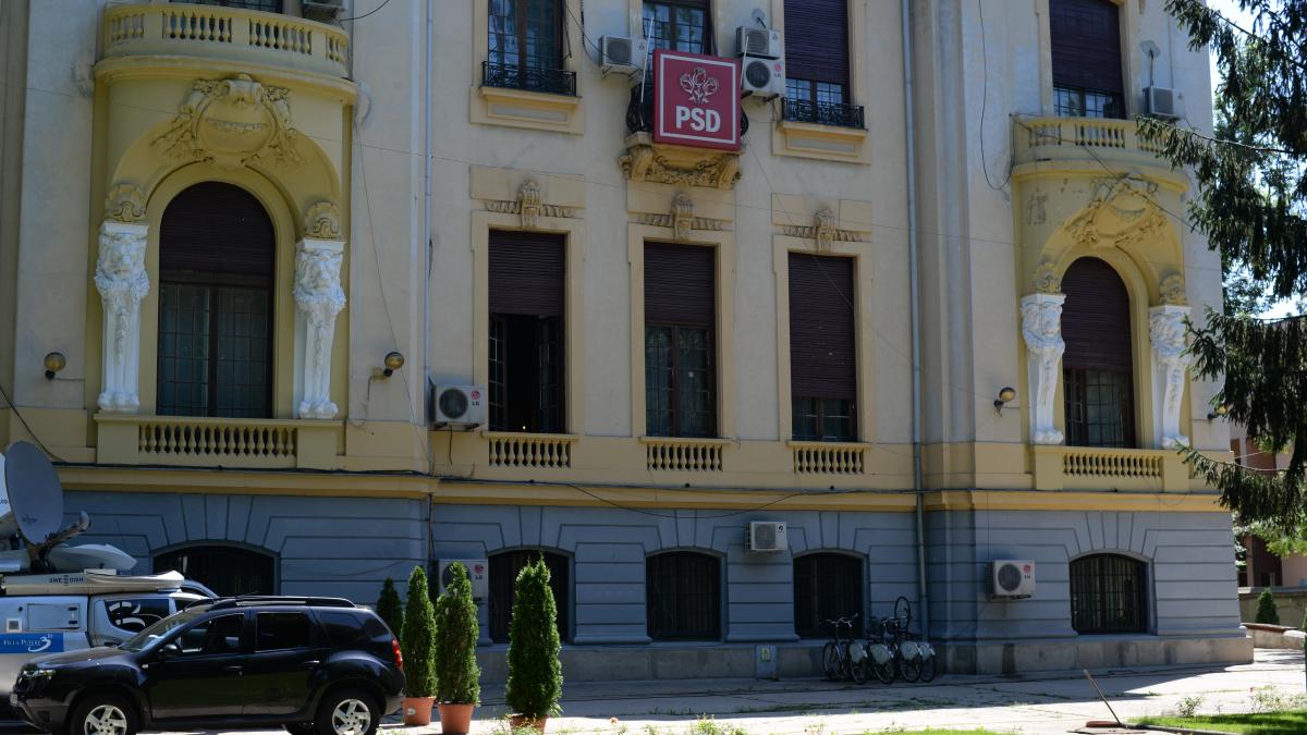 Marile partide politice, îngropate în datorii