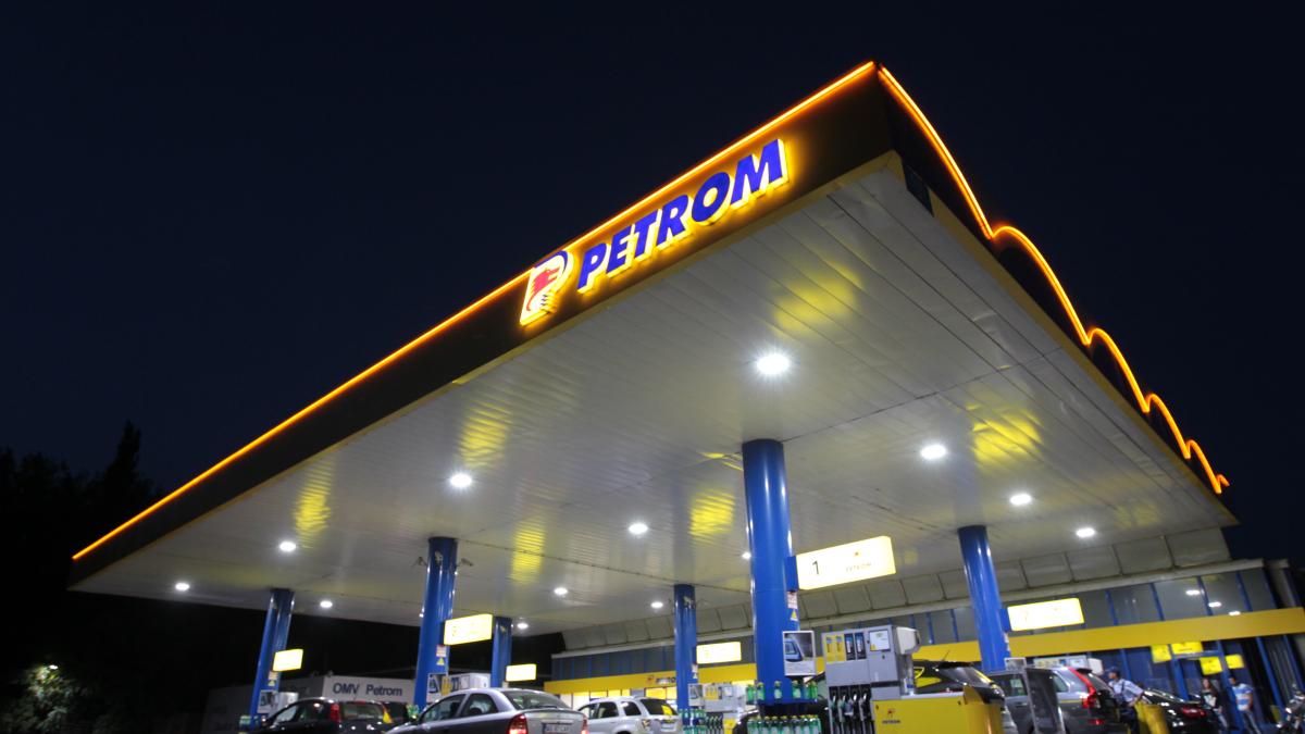 Țiţeiul ieftin a muşcat 25% din profitul Petrom