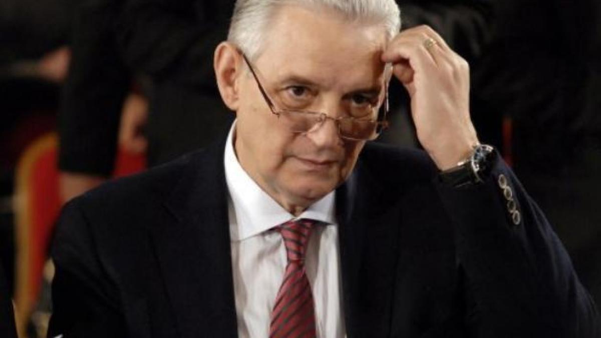  Ilie Sârbu renunţă la şefia senatorilor PSD