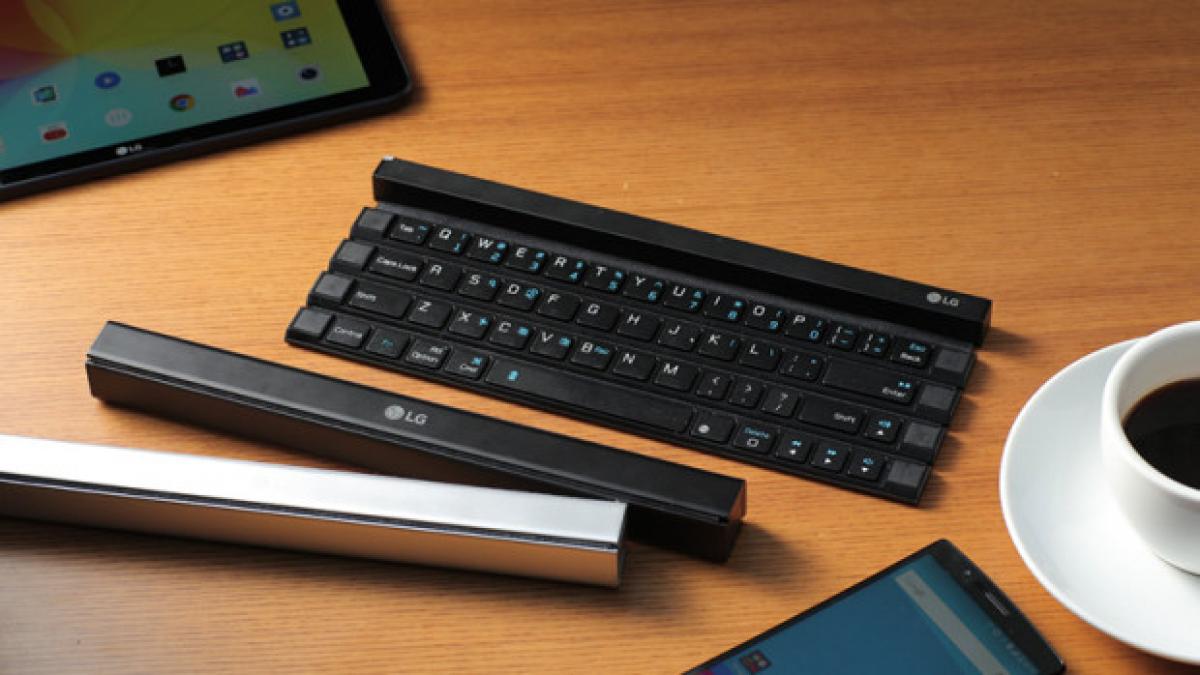 Tastatura wireless care încape în buzunar