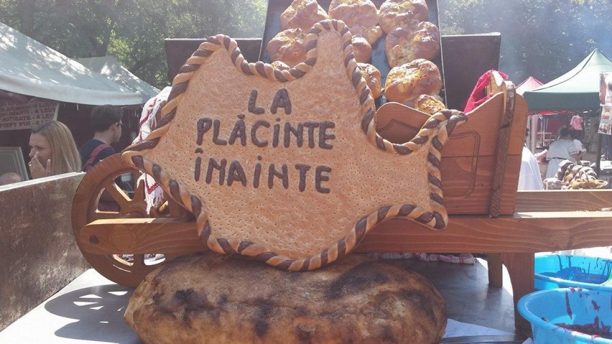 Plăcintă de o tonă, marca Elena Timofte, la Festivalul Plăcintelor din Capitală