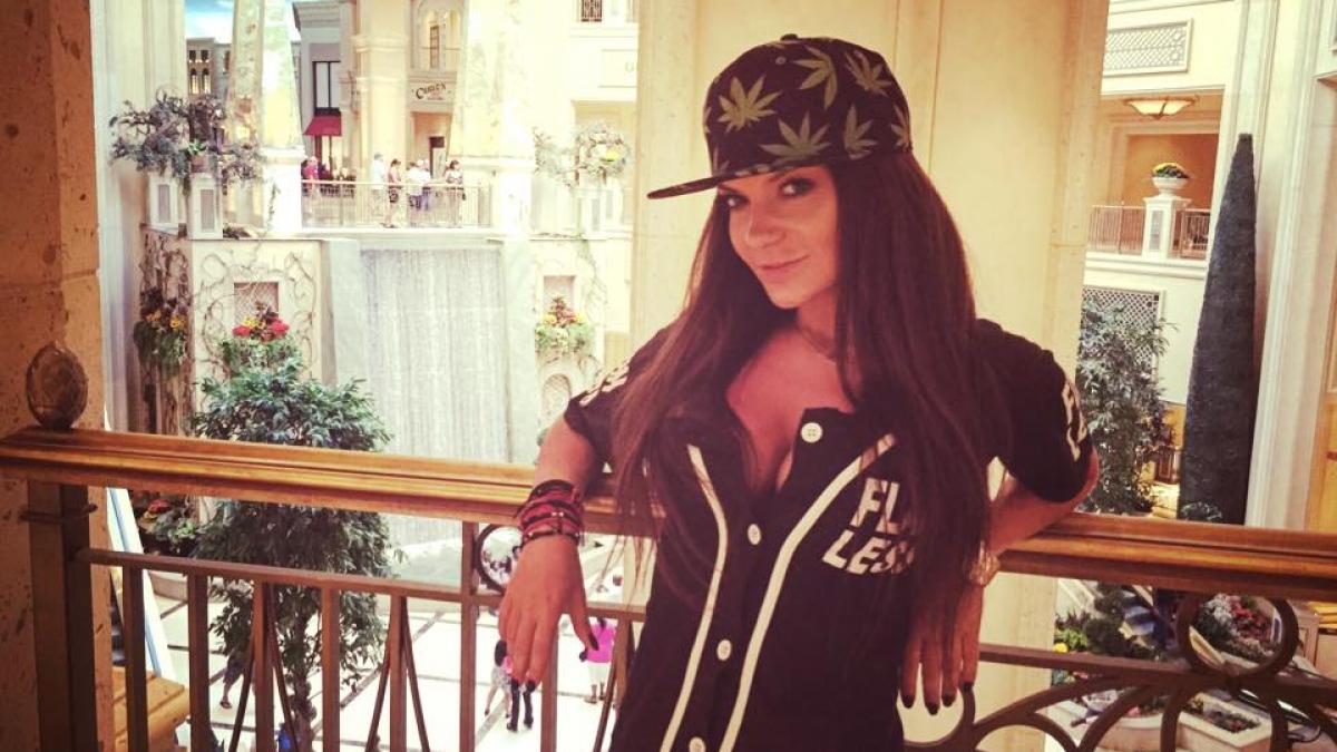 Andreea Antonescu, mămica sexy de pe scenă! (FOTO)