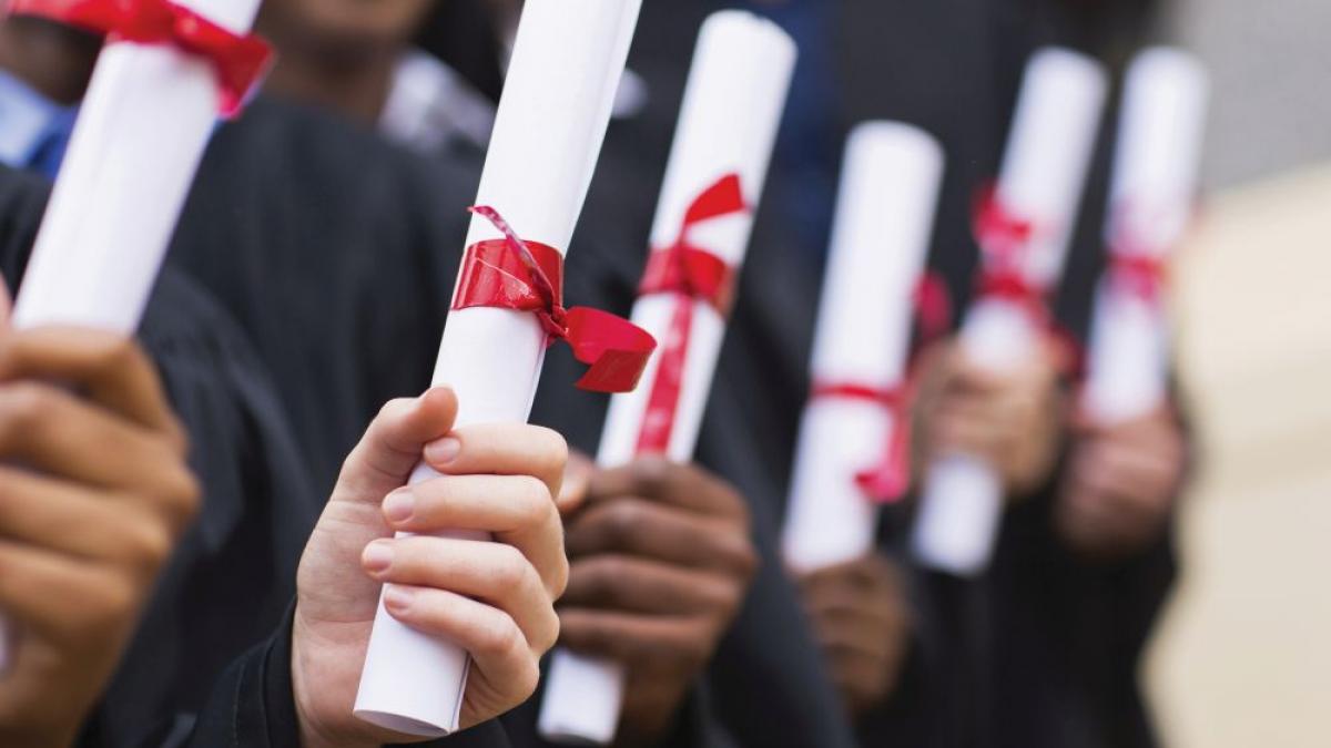 Universităţile particulare finanţează locurile fără plată. Investitia in faima