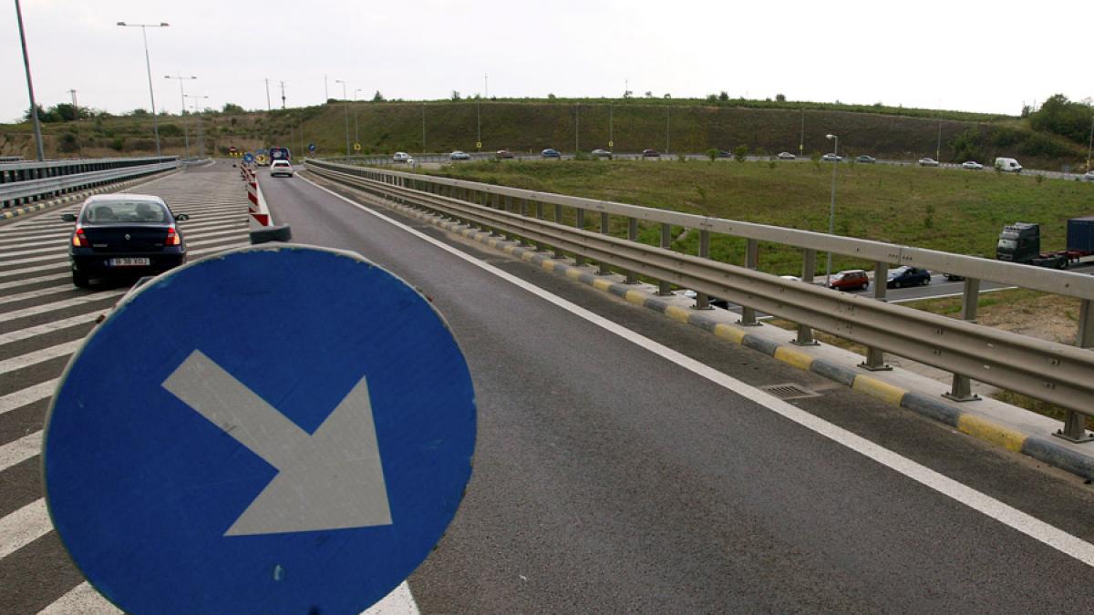 INFOTRAFIC - Cum se circulă pe şoselele din ţară, ce drumuri sunt închise şi care sunt rutele ocolitoare