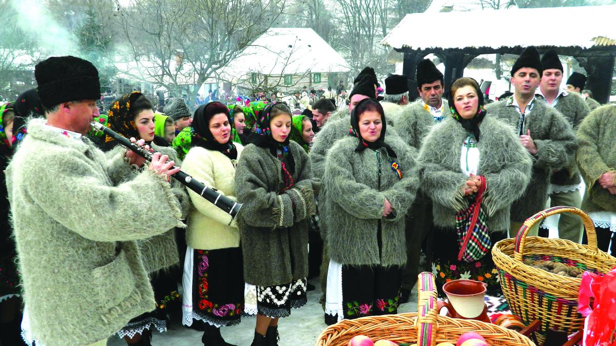 Revelion 2016, şampanie şi artificii pe plajă
