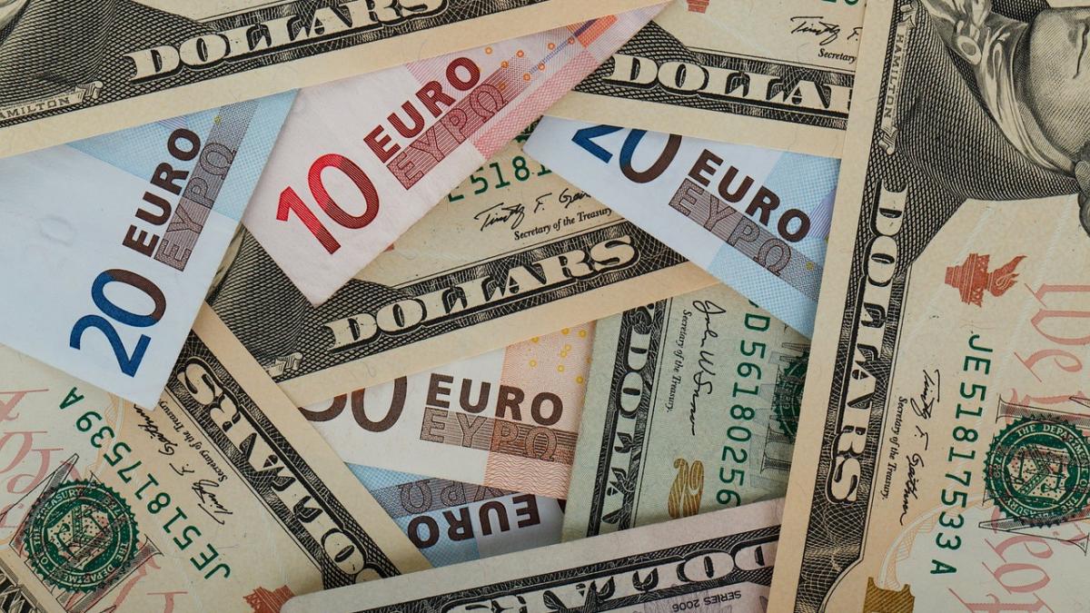 CURS VALUTAR - Leul s-a apreciat, miercuri, faţă de euro însă a pierdut teren în faţa dolarului