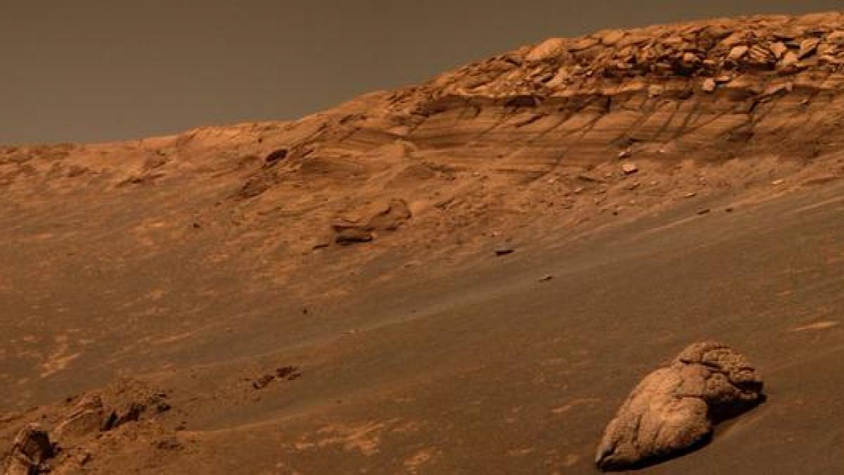 ALERTĂ - NASA a DESCOPERIT APĂ PE MARTE
