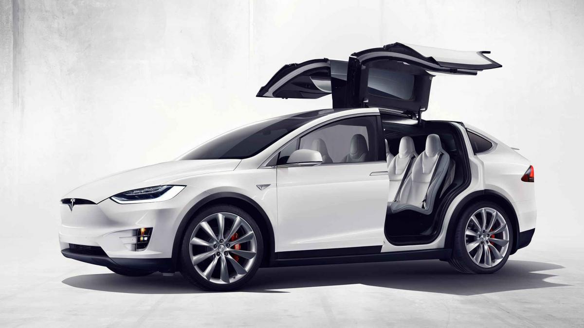 Tesla Motors lansează primul său SUV 100% electric