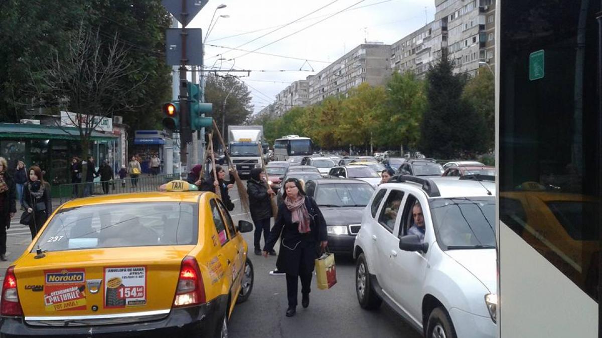 Pasajul Piaţa Sudului. Haos în sudul Capitalei, cartierul Berceni e blocat! RUTE OCOLITOARE