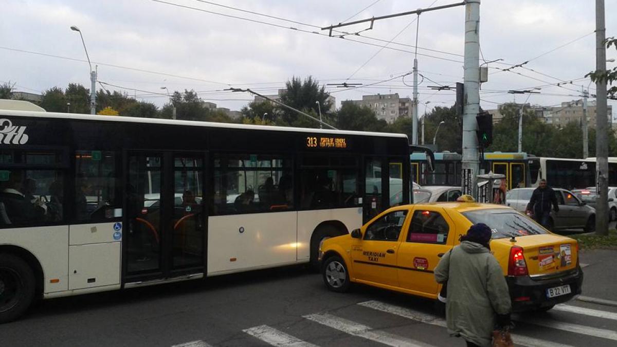 PASAJUL PIAŢA SUDULUI. PMB îşi cere scuze pentru blocaj şi promite 3 benzi pe sens