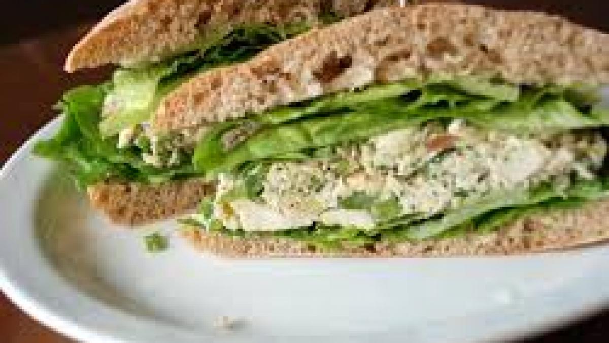 Reţetă: Sandwich-uri care nu ne îngraşă