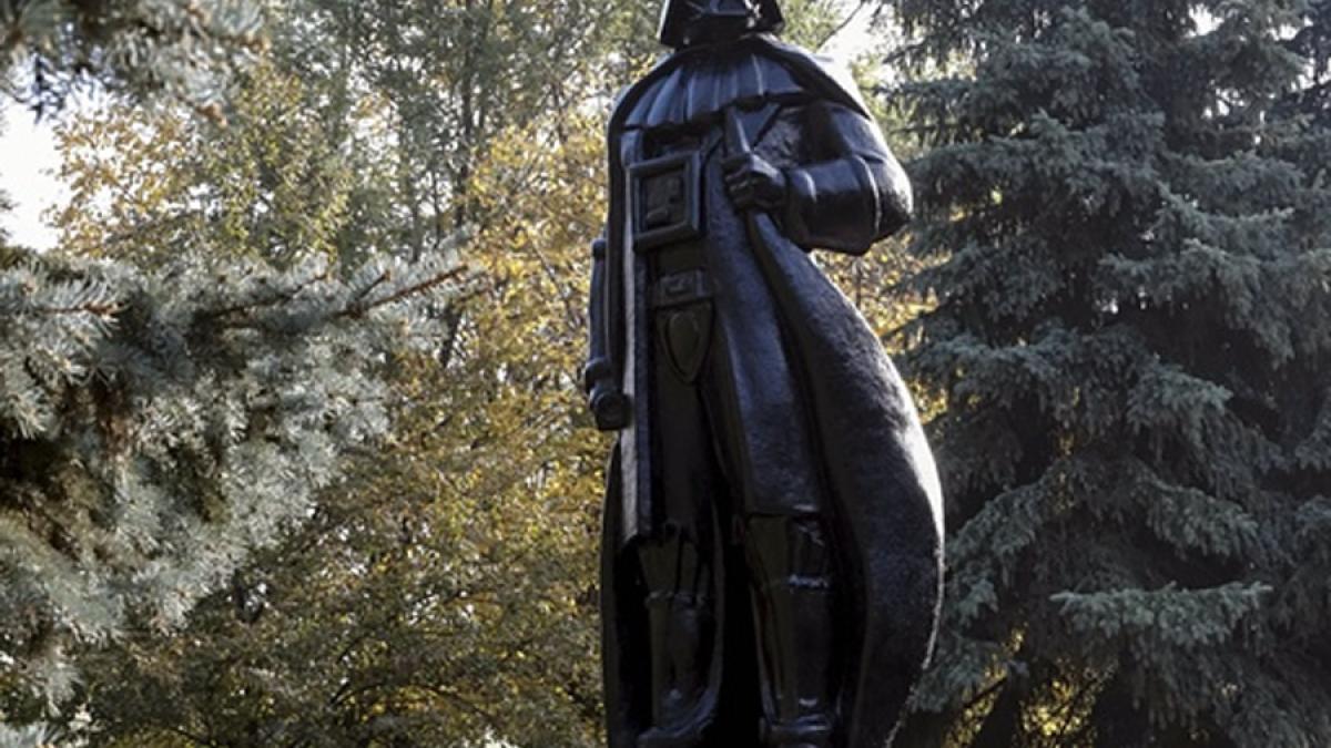 VIDEO - Vezi de ce Lenin a ajuns să "interpreteze" rolul lui Darth Vader