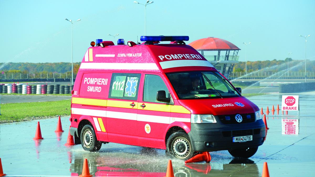 Cursuri de conducere defensivă la Ambulanță