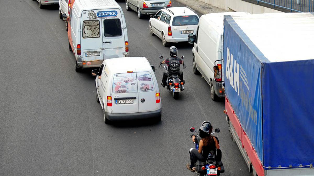 INFOTRAFIC - Mai multe accidente pe şoselele din ţară