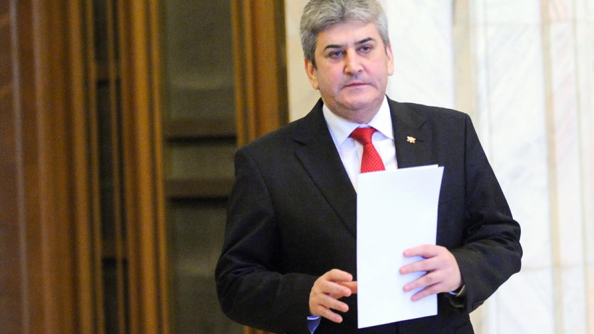 Gabriel Oprea a demisionat din Guvern; demisia a ajuns la Senat 