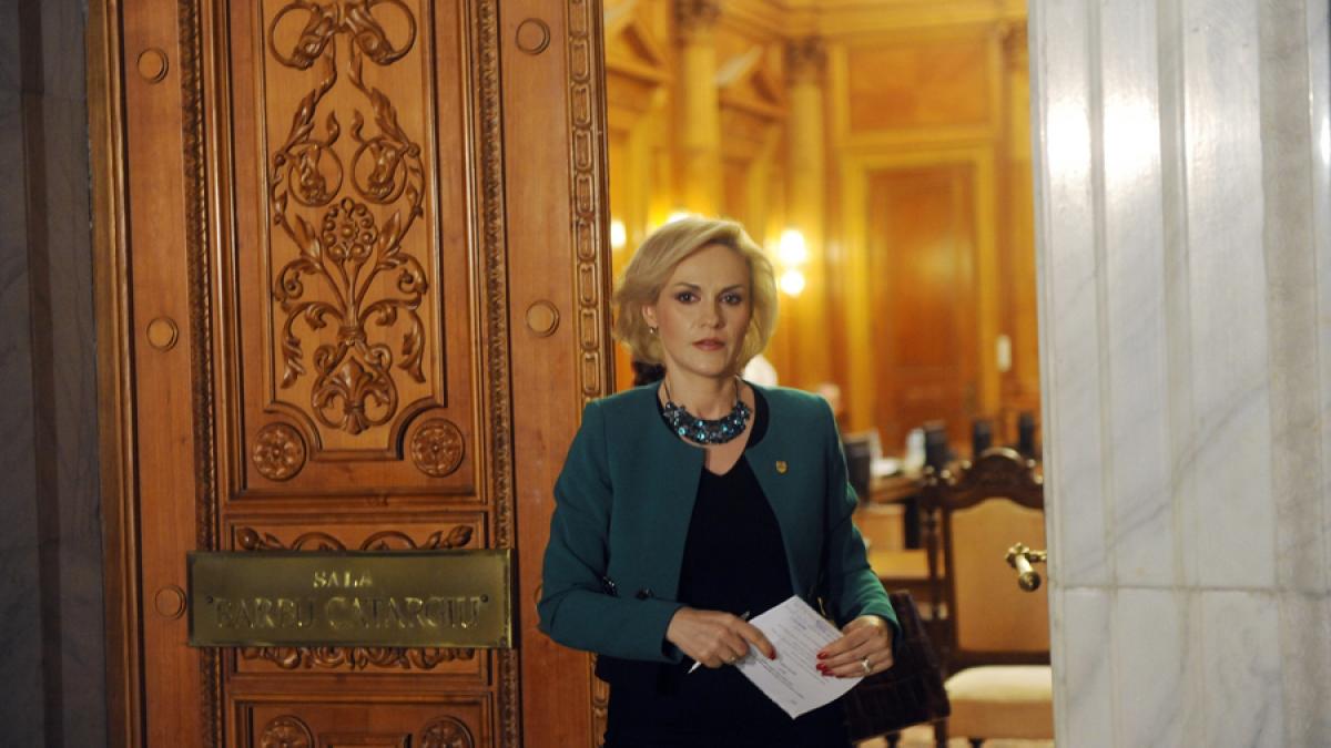 Firea: Am semnat contractul de mediere în litigiul cu Băsescu; nu înseamnă nicidecum o împăcare 