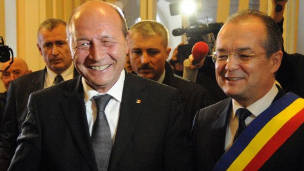 Întâlnire Boc-Băsescu, la Cluj-Napoca. "Nu s-au discutat chestiuni politice"