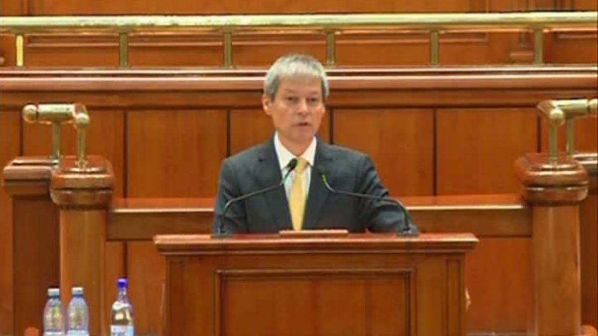 Guvernul Cioloş a fost validat de Parlament 