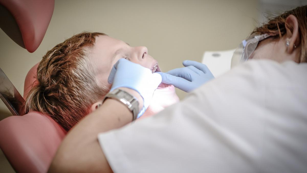Gazul care alungă frica de dentist 
