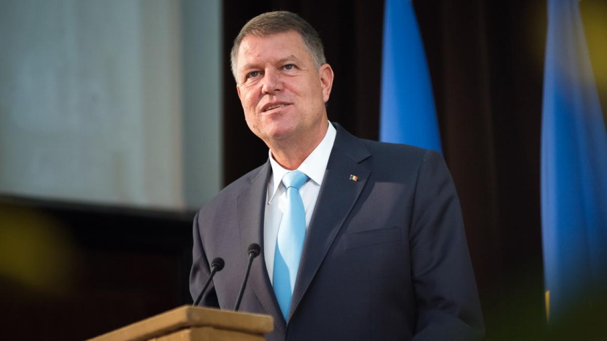 Klaus Iohannis a promulgat legea votului prin corespondenţă
