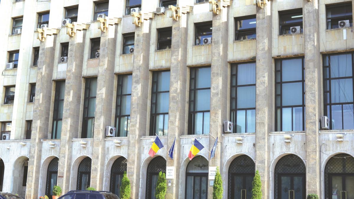 Incompetenţii rămân în funcţii-cheie la CNADNR